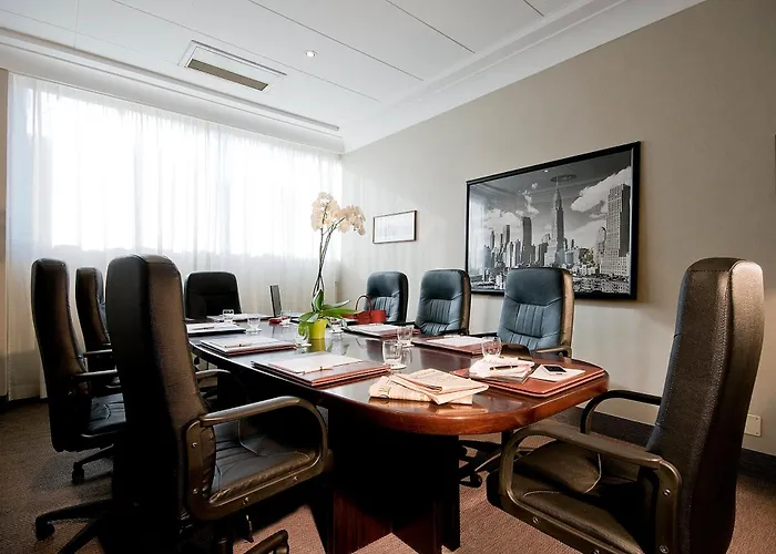 - Eur Parco Dei Medici By Ihg 4* Roma