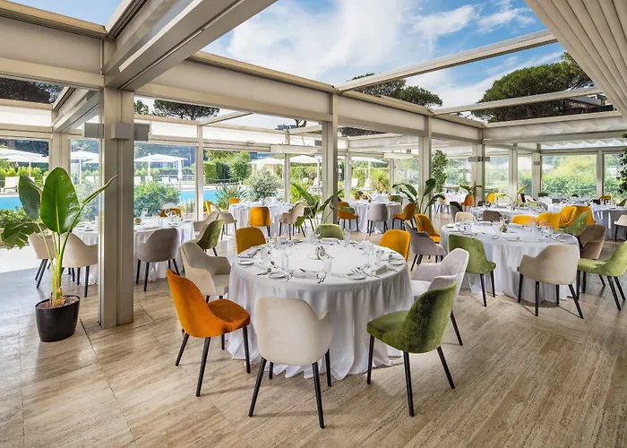 - Eur Parco Dei Medici By Ihg 4* Rome