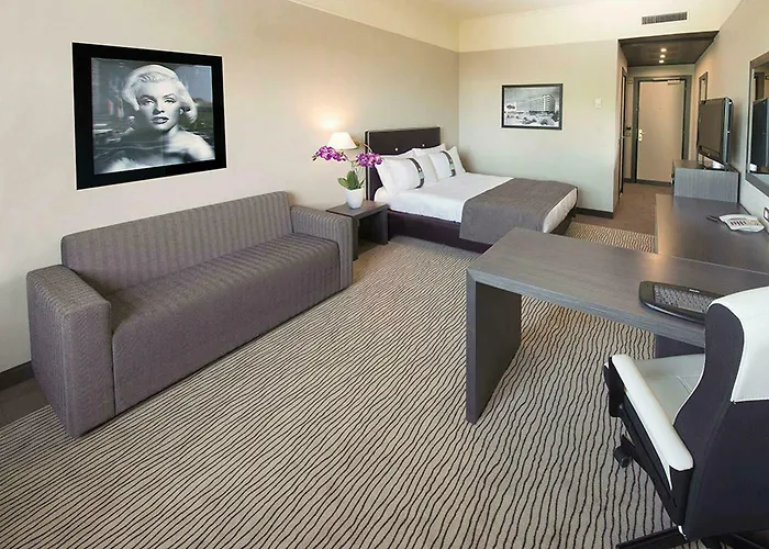 - Eur Parco Dei Medici By Ihg 4*